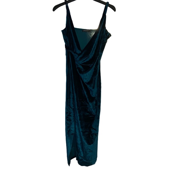 SOLD New Dark Green Velvet Bodycon Dress with Slit Size M - Picture 2 of 6
